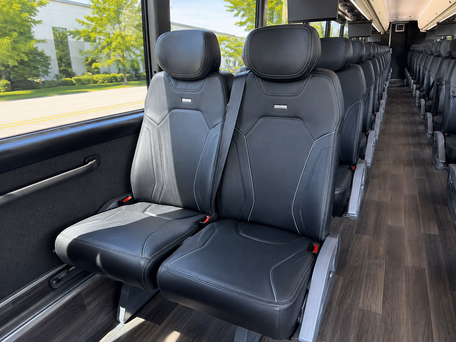 den airport shuttles for out of town wedding guests