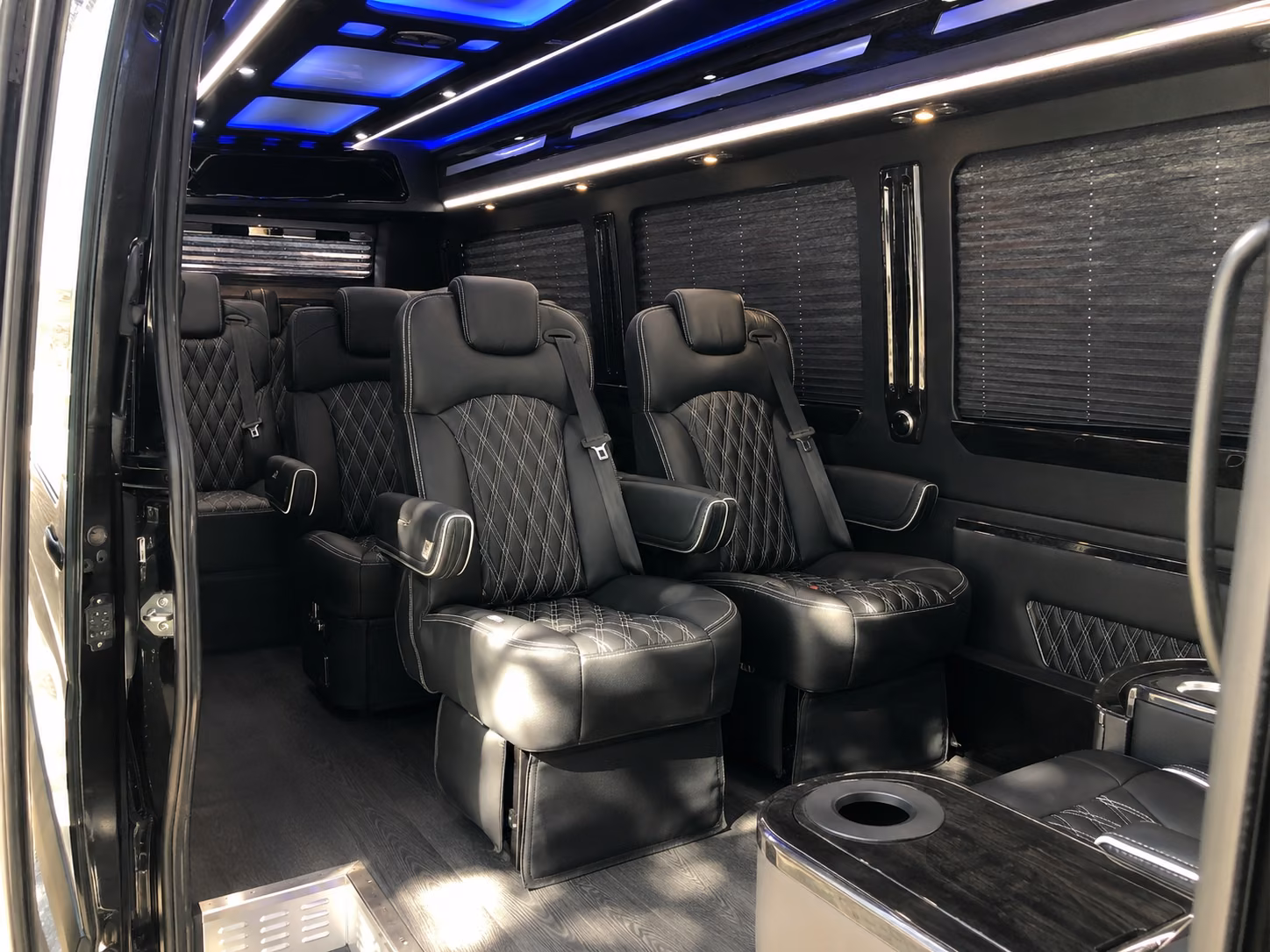 lakewood airport shuttle bus rentals for private groups