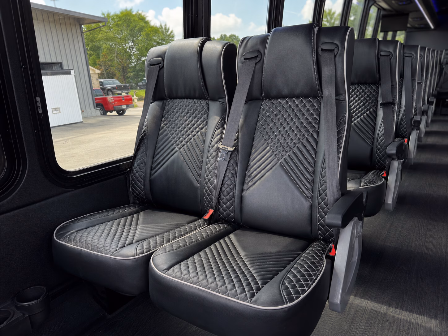 shuttle services for airline crews and airport staff in lakewood